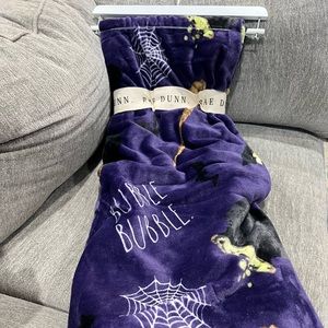 RAE DUNN BUBBLE BUBBLE THROW